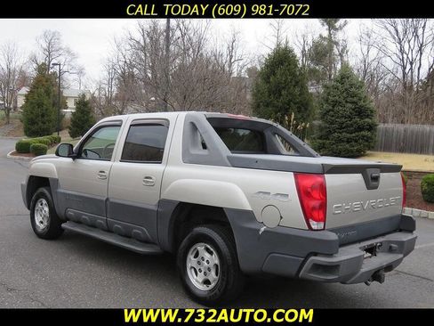 Used 2004 Chevrolet Avalanche 4x4 image 10