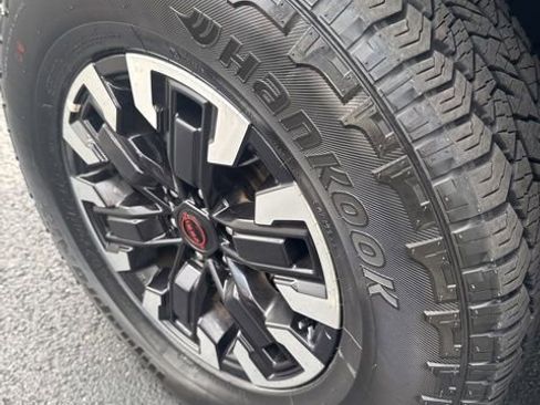 Certified 2024 Nissan Frontier PRO-4X w/ Technology Package image 11