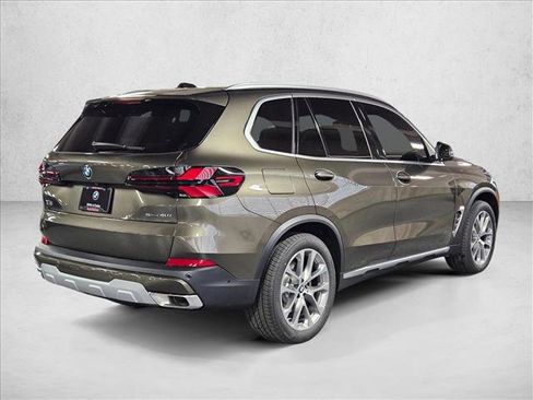 Certified 2026 BMW X5 sDrive40i w/ Parking Assistance Package RWD image 2