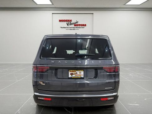 Used 2024 Jeep Wagoneer Series III AWD/4WD image 4