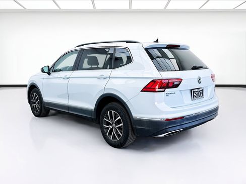Used 2018 Volkswagen Tiguan SE w/ Panoramic Sunroof Package image 6