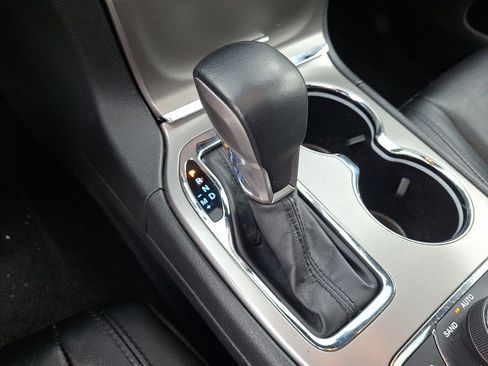 Used 2022 Jeep Grand Cherokee Limited image 17