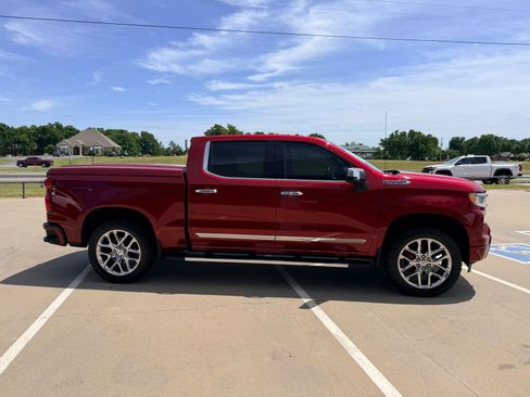 Used 2022 Chevrolet Silverado 1500 High Country w/ High Country Premium Package AWD/4WD image 5