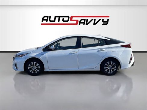 Used 2022 Toyota Prius Prime XLE image 4