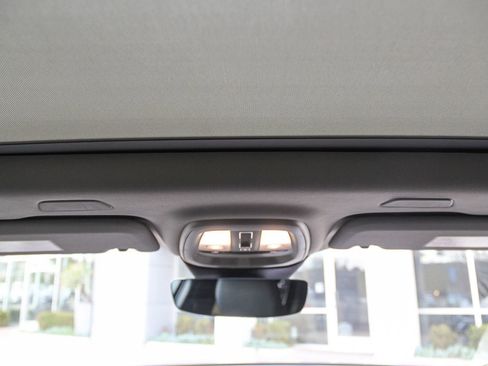 Used 2025 Volvo V60 B5 Cross Country Plus image 18