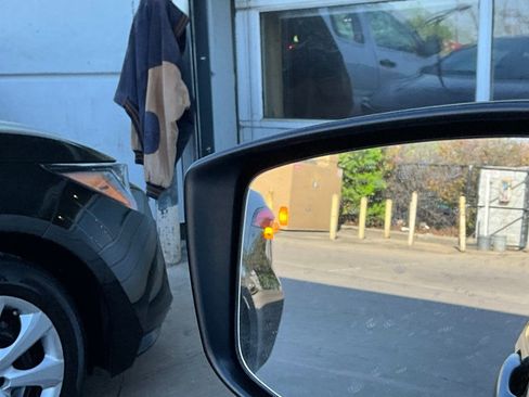 Used 2025 Nissan Versa SV image 19