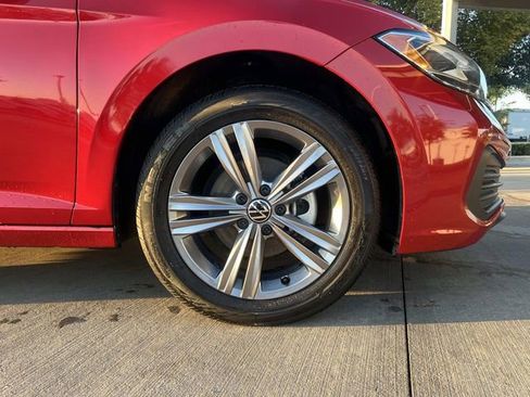 Certified 2023 Volkswagen Jetta SE image 9