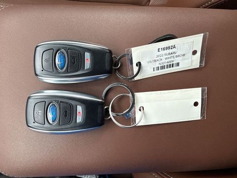 Used 2022 Subaru Outback Touring XT AWD/4WD image 4