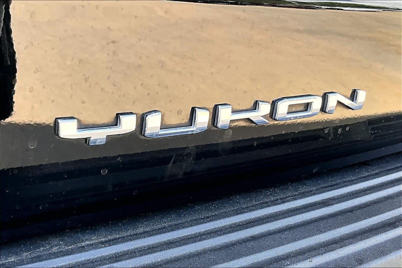 Used 2023 GMC Yukon AT4 w/ AT4 Premium Plus Package AWD/4WD image 29