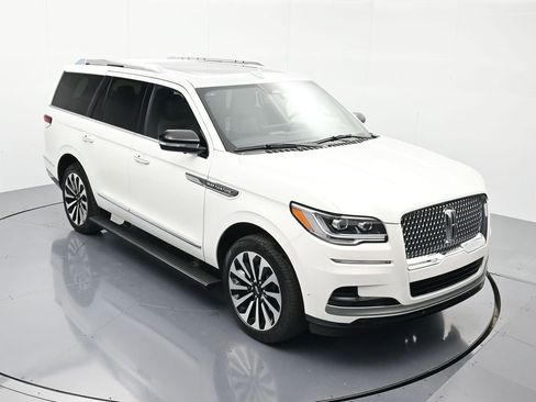 Used 2024 Lincoln Navigator Reserve AWD/4WD image 32