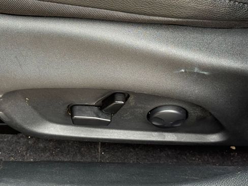 Used 2025 Jeep Compass Limited image 22