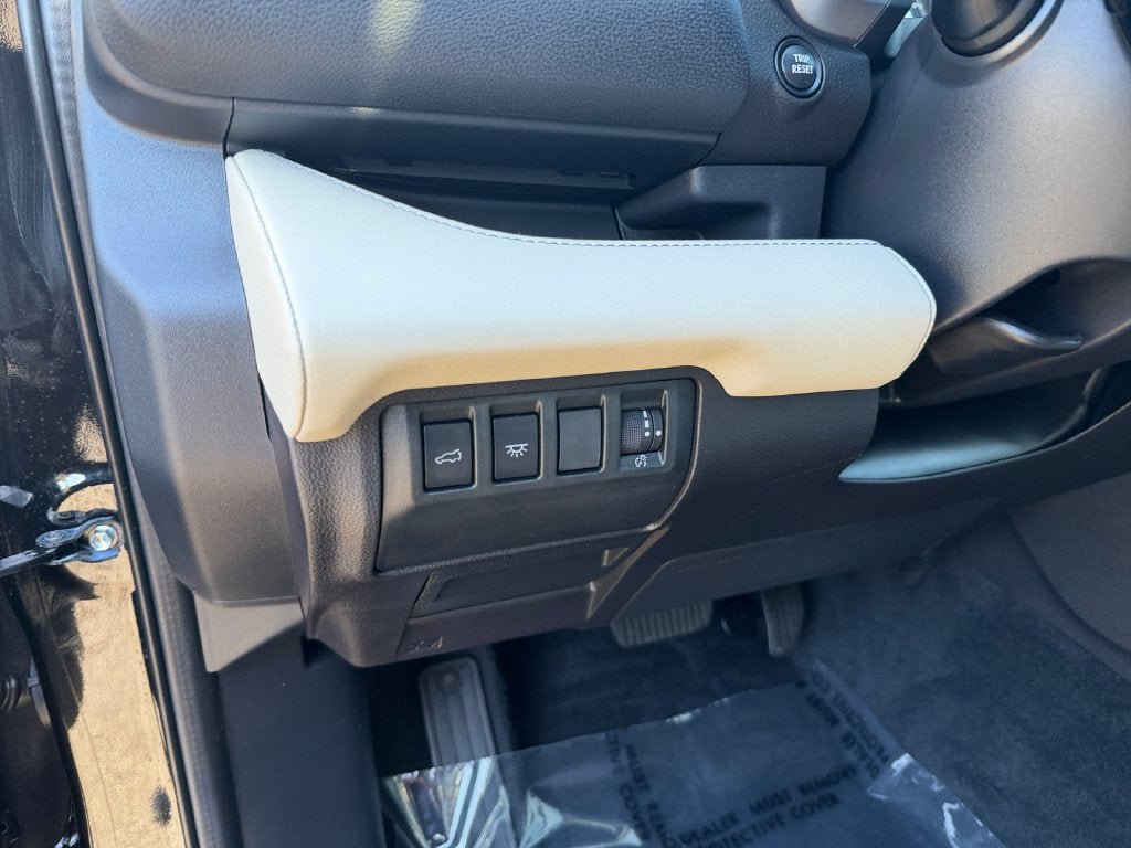 Used 2023 Subaru Ascent Limited w/ Technology Package AWD/4WD image 19