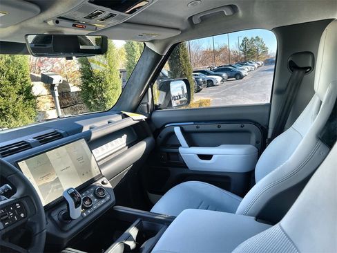 Used 2026 Land Rover Defender 110 image 13