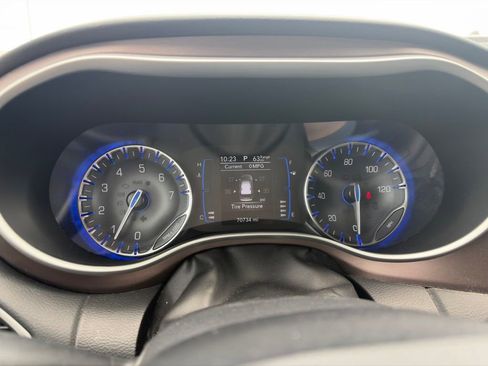 Used 2023 Chrysler Voyager LX FWD image 21