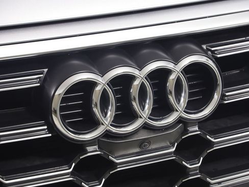 Used 2023 Audi SQ5 Prestige w/ Prestige Package AWD/4WD image 19
