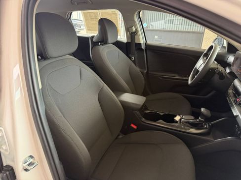 Used 2026 Kia K4 FWD image 35