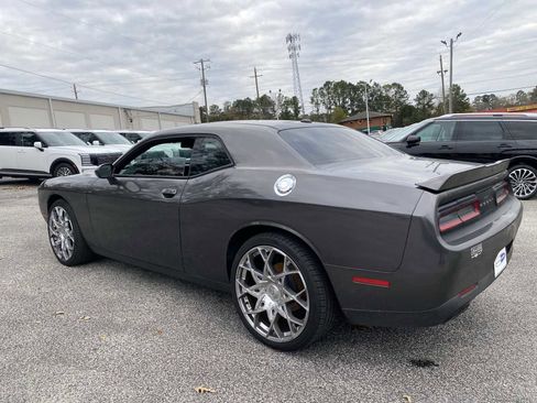 Used 2018 Dodge Challenger SXT image 7