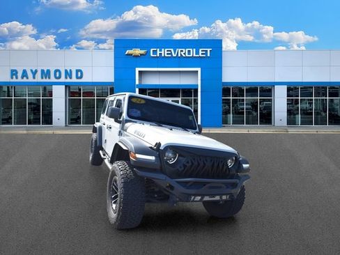 Used 2024 Jeep Wrangler Unlimited Sport AWD/4WD image 9