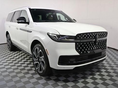 New 2026 Lincoln Navigator Black Label AWD/4WD image 9