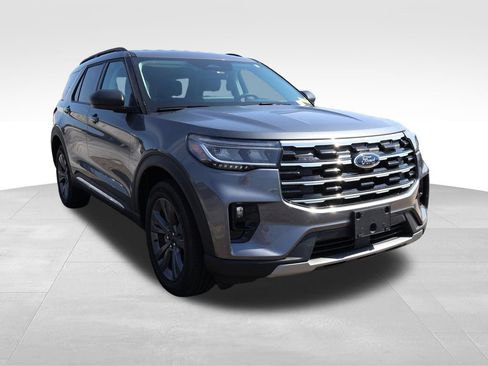 Used 2025 Ford Explorer Active w/ Active Comfort Package AWD/4WD image 13