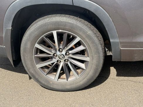 Used 2018 Toyota Highlander XLE image 14