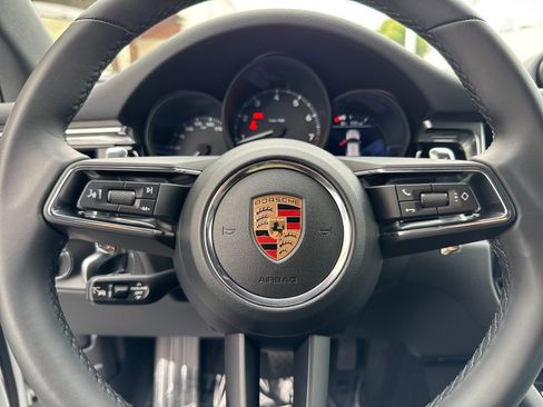 Certified 2026 Porsche Macan AWD/4WD image 27