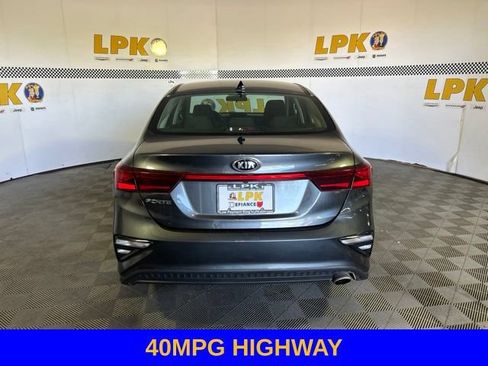 Used 2019 Kia Forte LXS FWD image 4