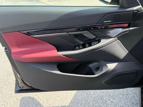 New 2026 BMW 550e xDrive w/ M Sport Professional Package image 18