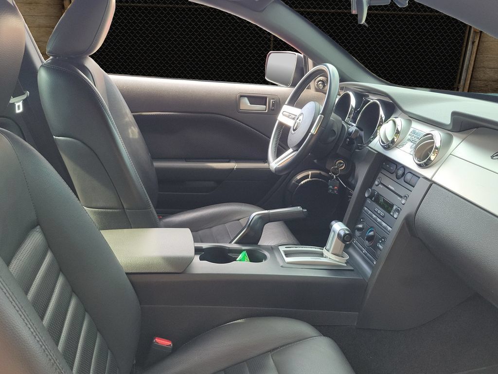 Used 2006 Ford Mustang GT Premium RWD image 12