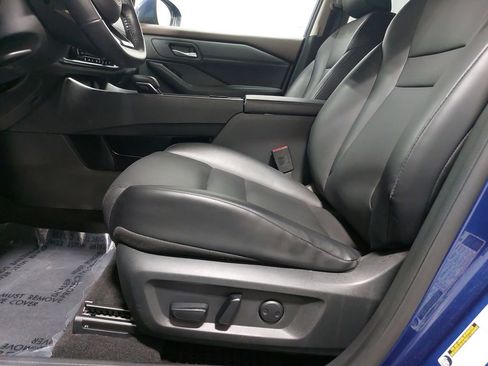 Used 2023 Nissan Rogue SV w/ SV Premium B Package image 29