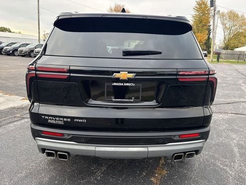 Used 2025 Chevrolet Traverse LT image 10