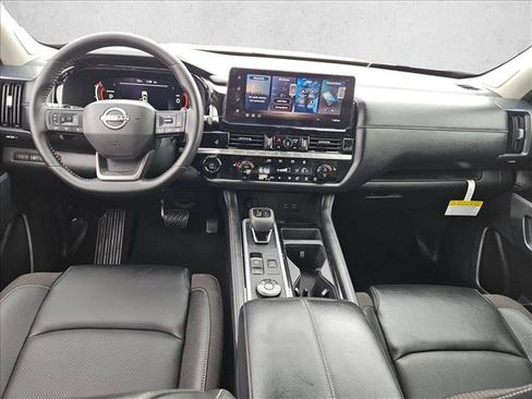 New 2026 Nissan Pathfinder SL AWD/4WD image 10