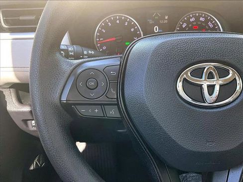 Used 2020 Toyota RAV4 XLE image 20