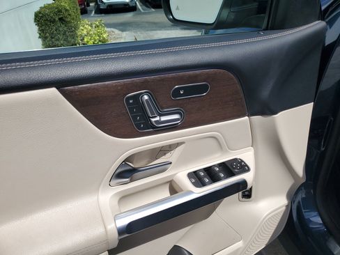 Used 2021 Mercedes-Benz GLB 250 image 7