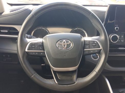 Certified 2024 Toyota Highlander LE image 17