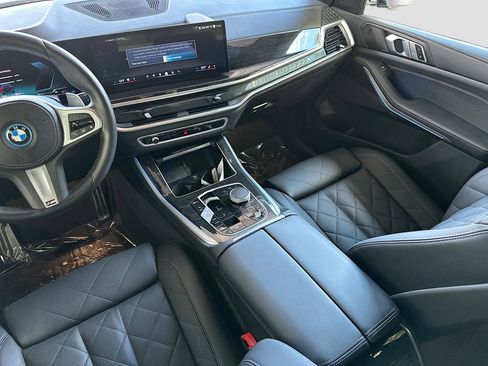 Certified 2025 BMW X5 xDrive50e w/ M Sport Package image 24