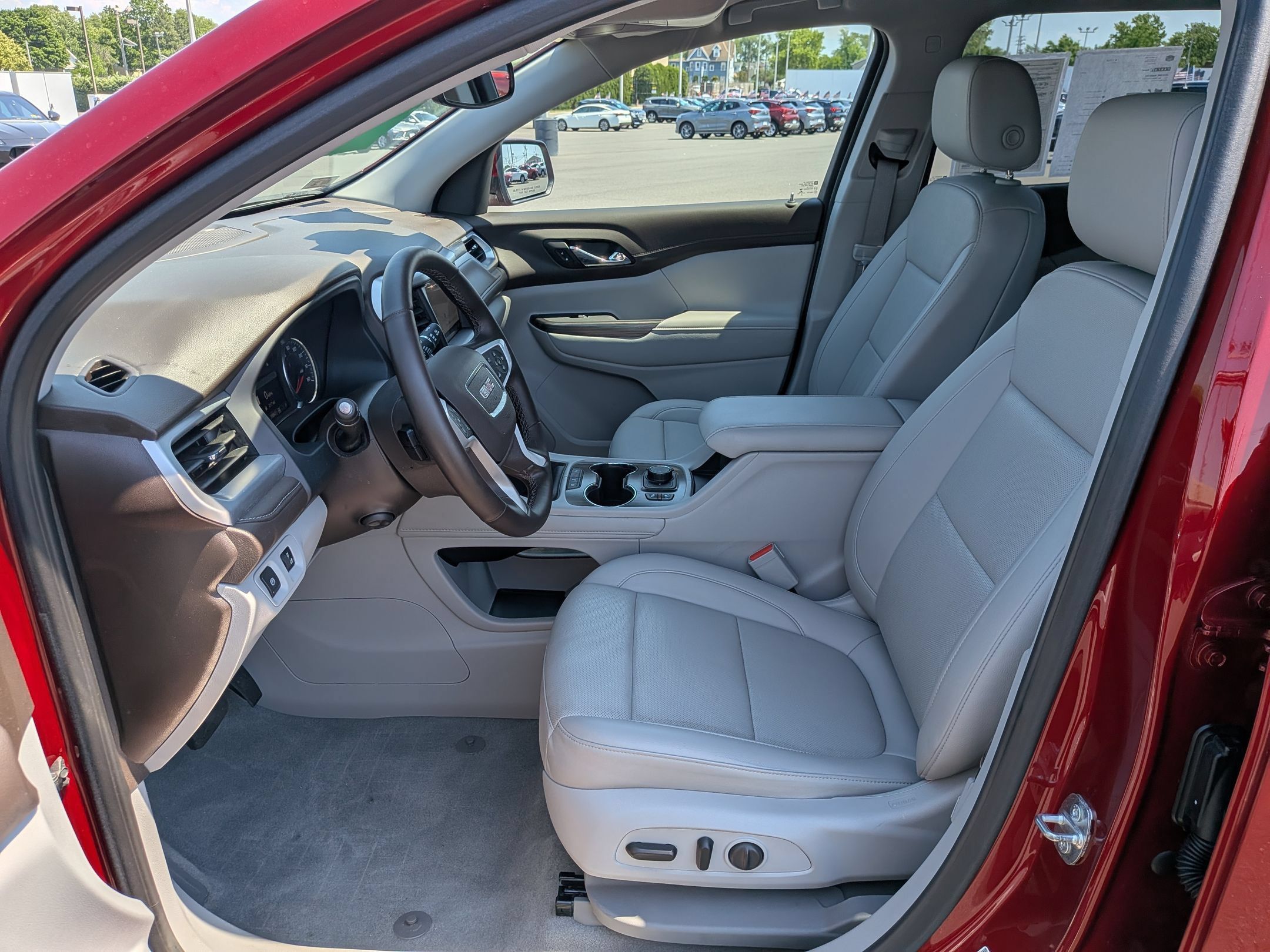Certified 2023 GMC Acadia SLT w/ Preferred Package AWD/4WD image 18
