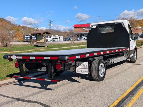 Used 2023 Ford E-Transit image 5