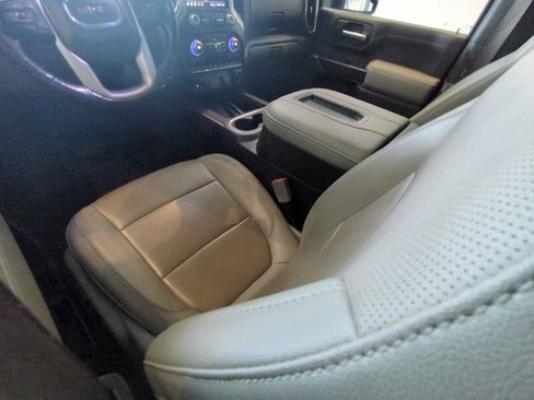 Used 2021 GMC Sierra 2500 SLT w/ SLT Preferred Package AWD/4WD image 19