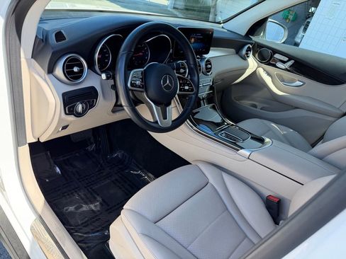 Used 2021 Mercedes-Benz GLC 300 GLC 300 image 2