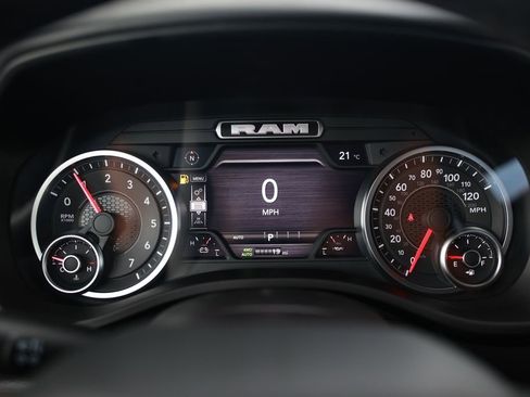New 2026 RAM 1500 4x4 Crew Cab image 17