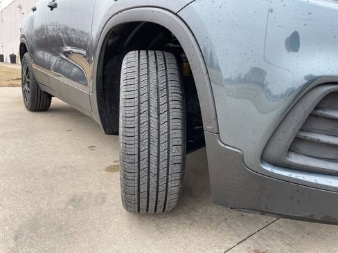 Used 2022 Chevrolet Trax LT w/ Premium Seat Package image 16