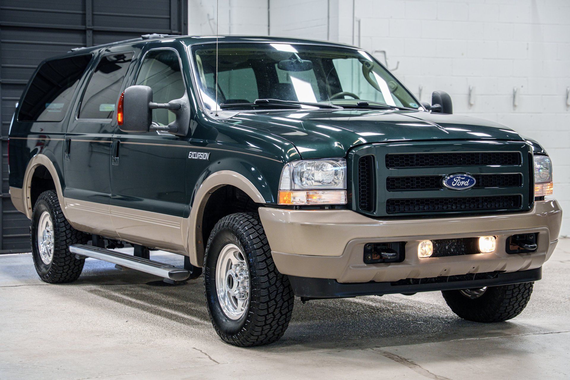Used 2004 Ford Excursion Eddie Bauer AWD/4WD image 1
