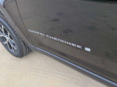 New 2025 Jeep Grand Cherokee L Limited image 58