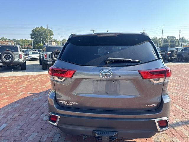 Used 2018 Toyota Highlander Limited Platinum FWD image 13