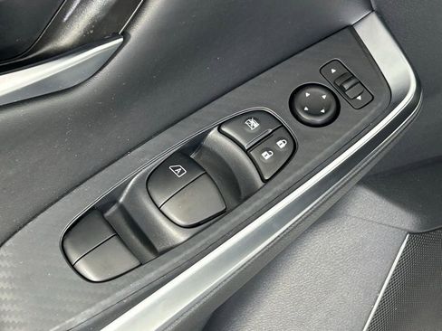 Used 2025 Nissan Sentra SR w/ Midnight Edition image 29