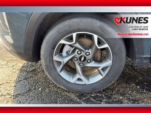 Used 2025 Chevrolet Trax LT image 12