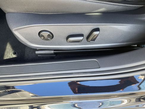 Used 2025 Volkswagen Jetta SE image 23