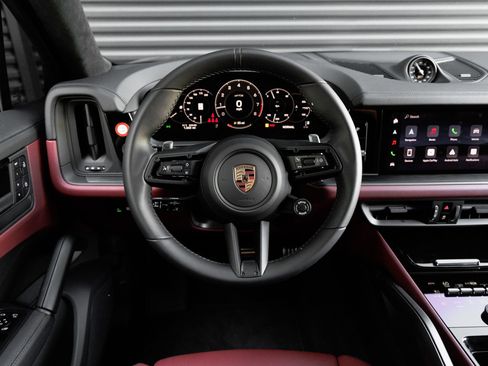 Certified 2026 Porsche Cayenne GTS AWD/4WD image 18