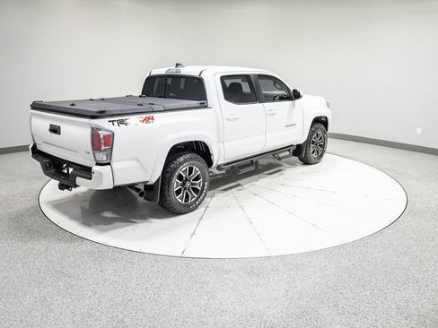 Used 2022 Toyota Tacoma TRD Sport w/ Technology Package AWD/4WD image 31